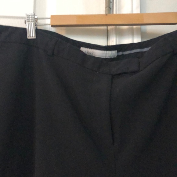 Old Navy Trousers - Picture 2 of 4